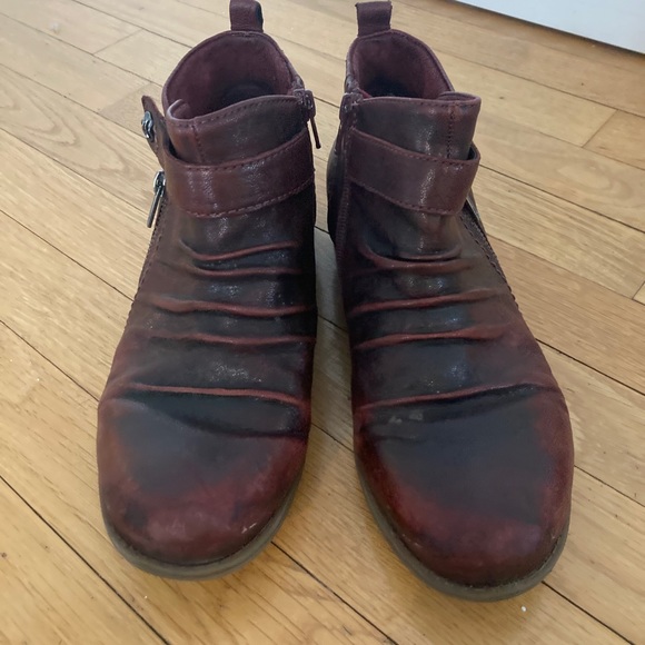 Leather ankle boots - Picture 2 of 3